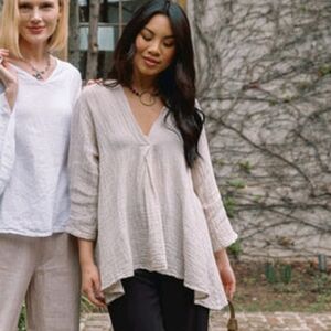 COBBLE STONE Living Abigail Tan Linen Weave Lagenlook Vneck Tunic Women's OSFA